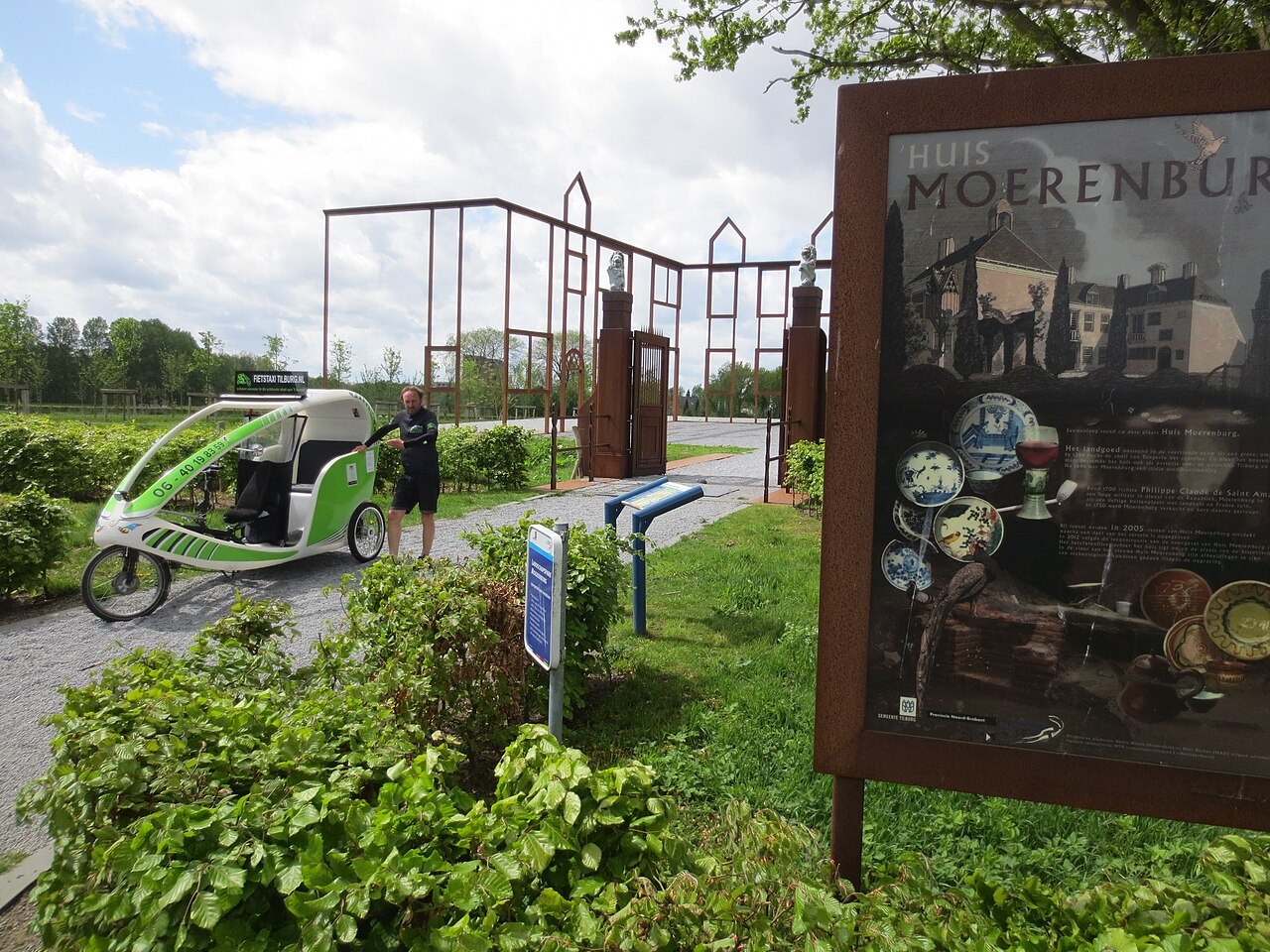 Stalen contouren van het historische Huis Moerenburg in Tilburg